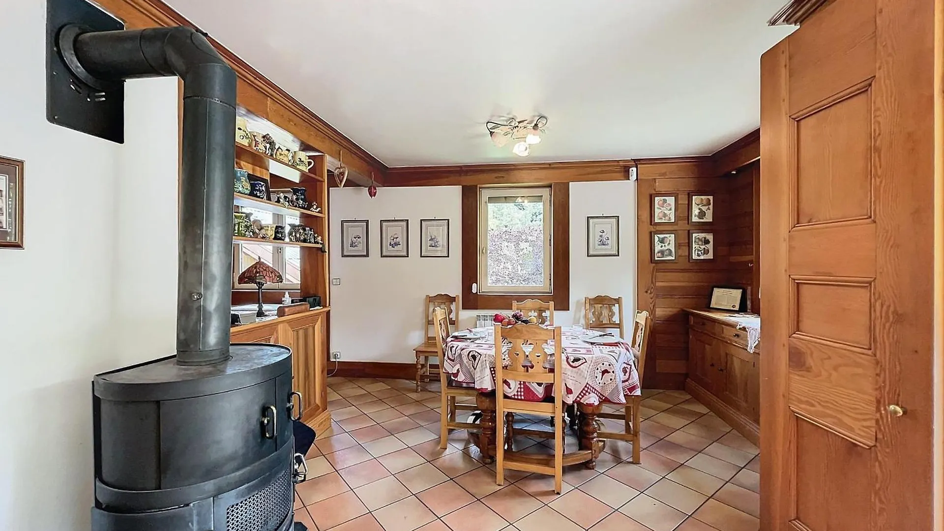 Chalet Typique Avec Sauna Et Cheminee A Meribel, Proche De La Telecabine - Fr-1-688-96 Les Allues